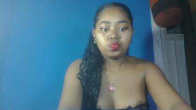 saniazzhh public webcam profile photo 2