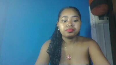 saniazzhh public webcam profile photo 4