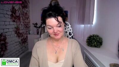 santani_ public webcam profile photo 4