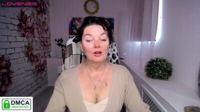 santani_ public webcam profile photo 5