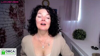 santani_ public webcam profile photo 7