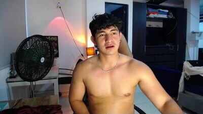 santii_jr public webcam profile photo 9