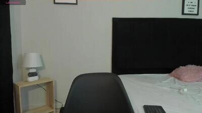 sara_b11 public webcam profile photo 7