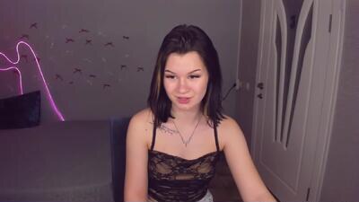 saravivid public webcam profile photo 3