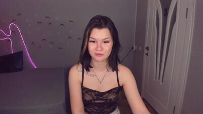 saravivid public webcam profile photo 4