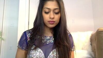 saravunovix public webcam profile photo 2