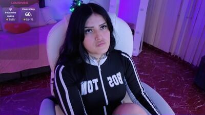 sari_belle public webcam profile photo 5