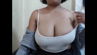 saronette public webcam profile photo 4