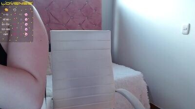 scarlett_cute97 public webcam profile photo 2