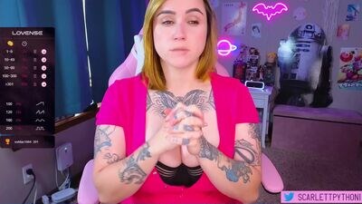 scarlettpython1 public webcam profile photo 3