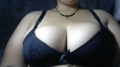 schoco_milf public webcam profile photo 2