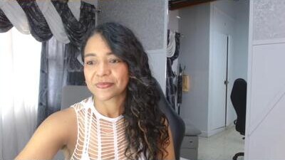 selene_bubble public webcam profile photo 10