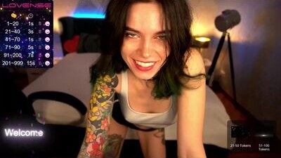 serenamilss public webcam profile photo 9