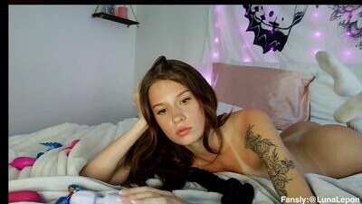 serenaskyee public webcam profile photo 8