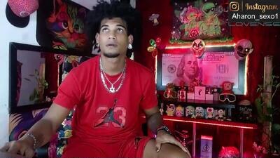 sexo_aharon public webcam profile photo 4