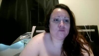 sexyandcurvy42077 public webcam profile photo 2