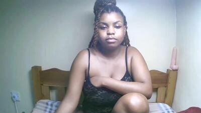 sexyyred_ public webcam profile photo 3