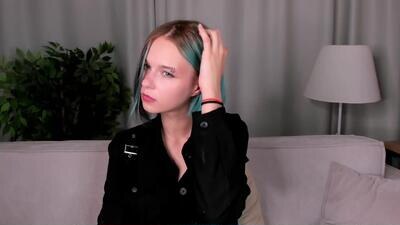 she_well public webcam profile photo 4