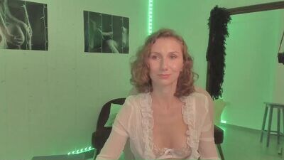 shesleepsnaked public webcam profile photo 4