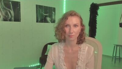 shesleepsnaked public webcam profile photo 5