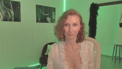 shesleepsnaked public webcam profile photo 6