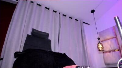 shine_vg public webcam profile photo 6