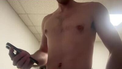 shirtlesshunk15 public webcam profile photo 9