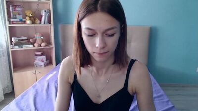 shy__sunflower public webcam profile photo 3