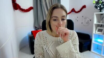 shy_andblonde public webcam profile photo 4