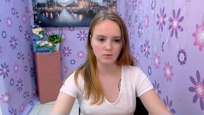 shy_cute_emma_ public webcam profile photo 4