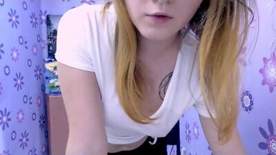 shy_cute_emma_ public webcam profile photo 6
