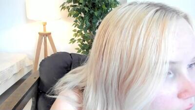 shy_nikka_4you public webcam profile photo 7