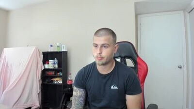 shyguy42o public webcam profile photo 2