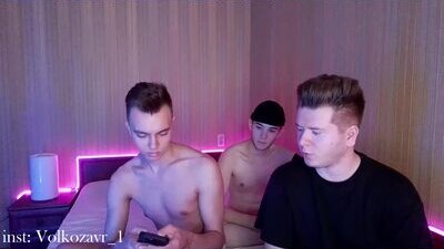 shyguysss public webcam profile photo 7