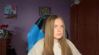 silksinner_ public webcam profile photo 6