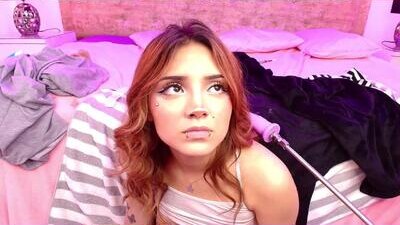 sillymora public webcam profile photo 9