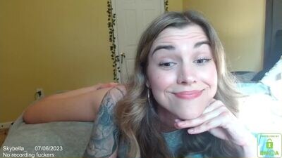 skybella_ public webcam profile photo 2