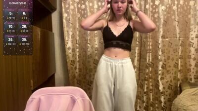 skyedavis public webcam profile photo 2