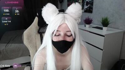 skyvina public webcam profile photo 4