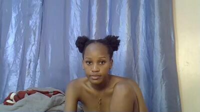 slim_alicia public webcam profile photo 3