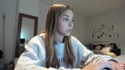 sofiax2_ public webcam profile photo 3