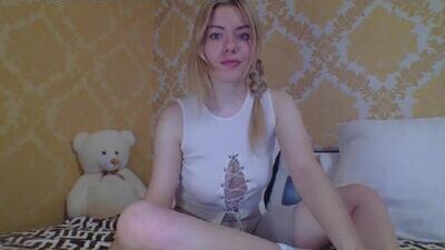 softy_aura public webcam profile photo 5