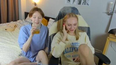 soo_emma public webcam profile photo 3