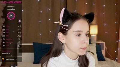 sophiapond public webcam profile photo 2