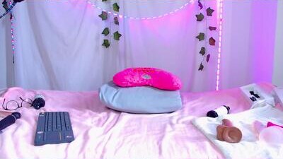 sophie_north public webcam profile photo 10