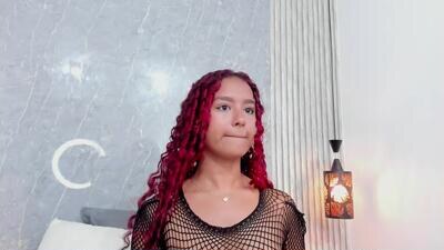 sophiee_velvet public webcam profile photo 3