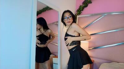 sophievelle public webcam profile photo 4