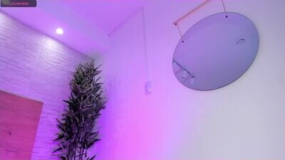 sophiie_west public webcam profile photo 7