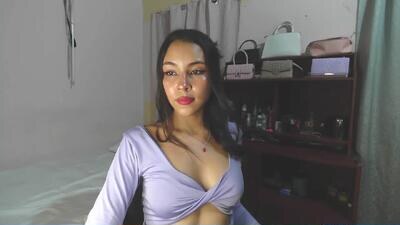 soy_miauhg public webcam profile photo 4