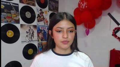srta_evanss public webcam profile photo 2